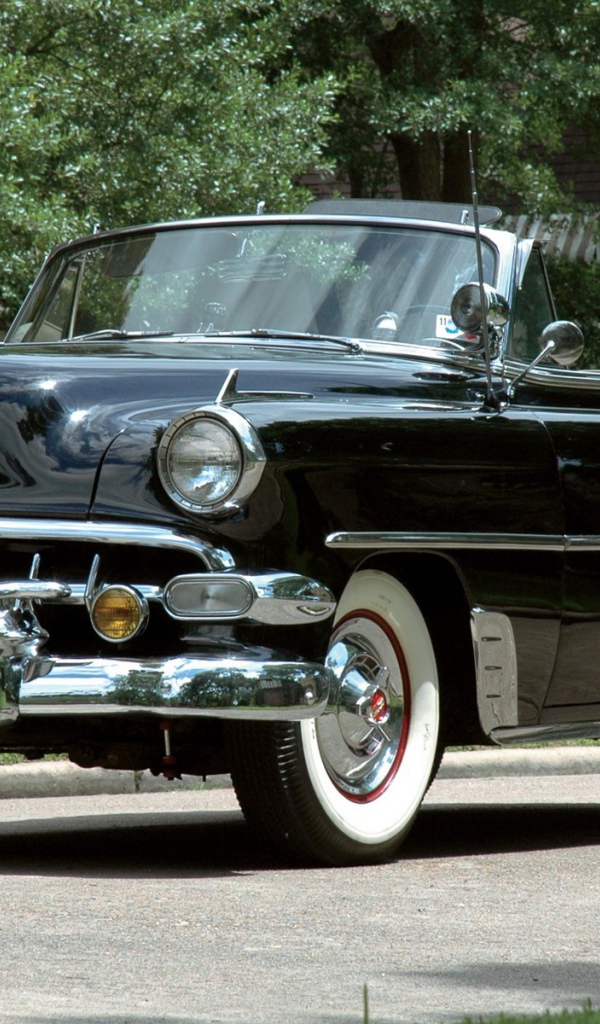 Черный старинный Шевроле