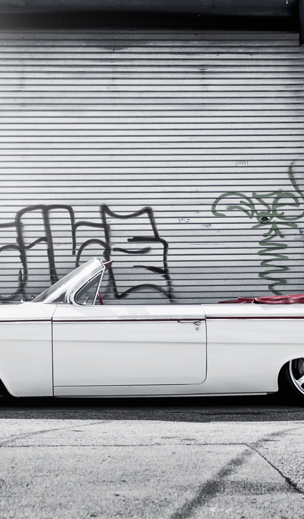 Белый Шевроле импала