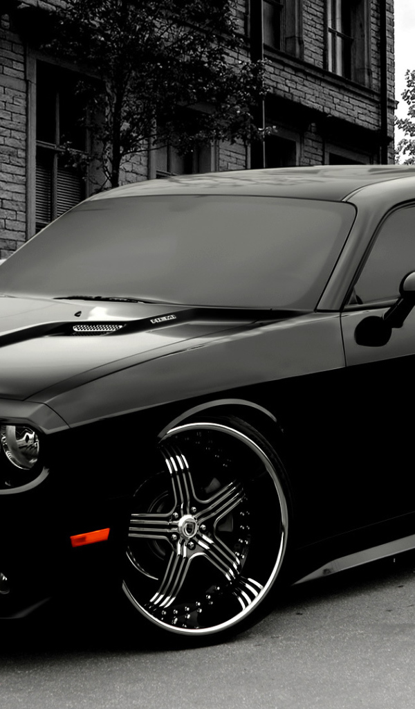 Черный Dodge Challenger