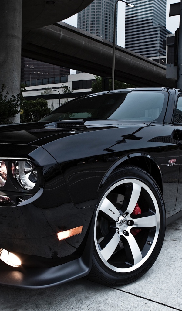 Dodge Challenger в городе