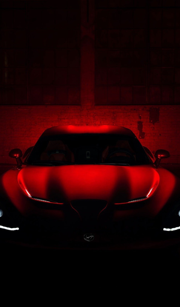 Автомобиль Додж в темноте