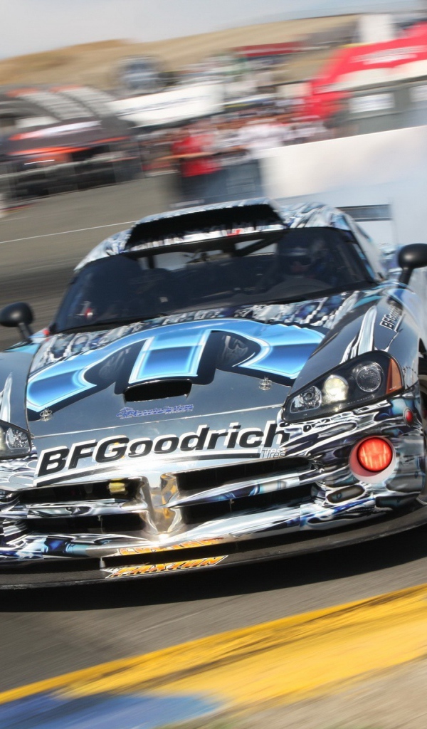 Додж випер на заносе