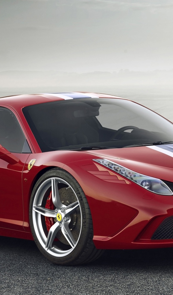 Красный Ferrari 458 speciale
