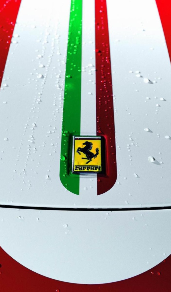 Капот Феррари