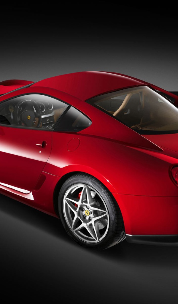 Красный спортивный Феррари