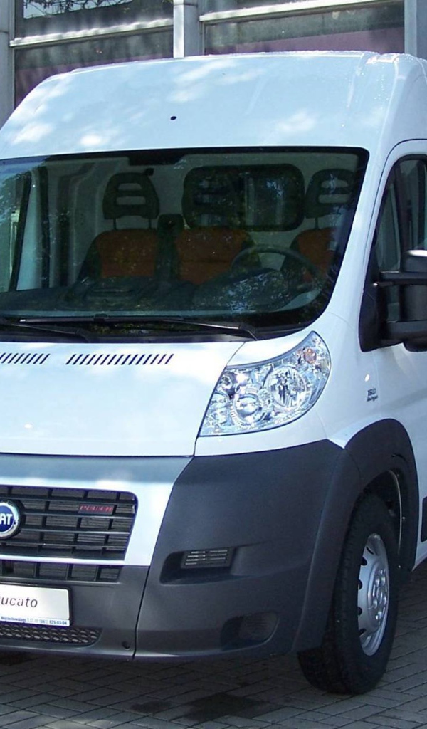 Красивый автомобиль Fiat Ducato в Москве