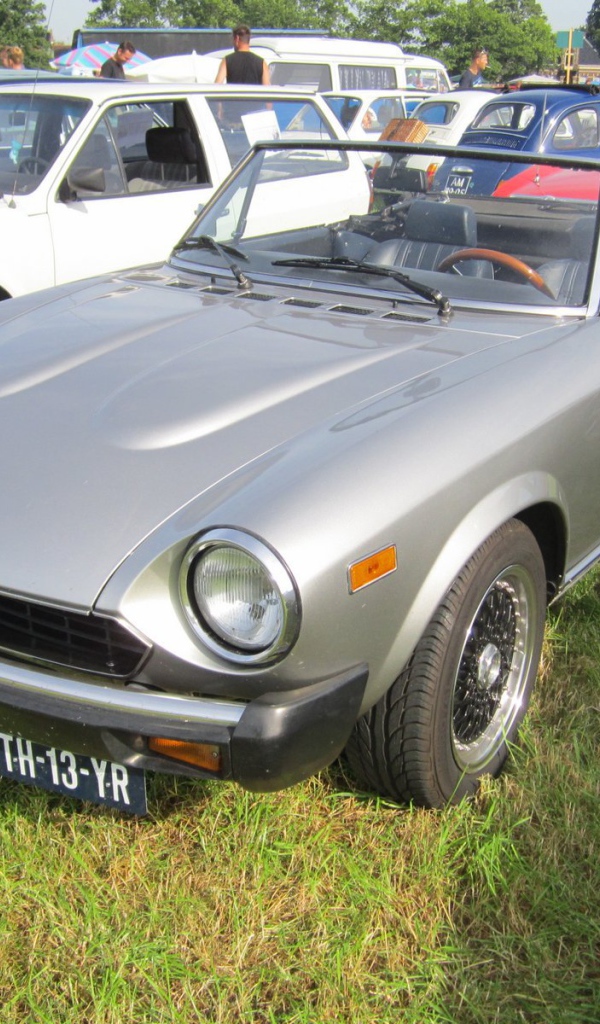 Автомобиль марки Fiat модели 124