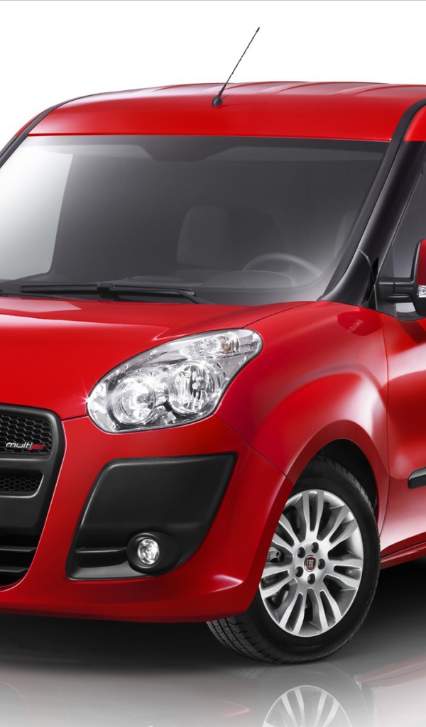 Автомобиль марки Fiat модели Doblo