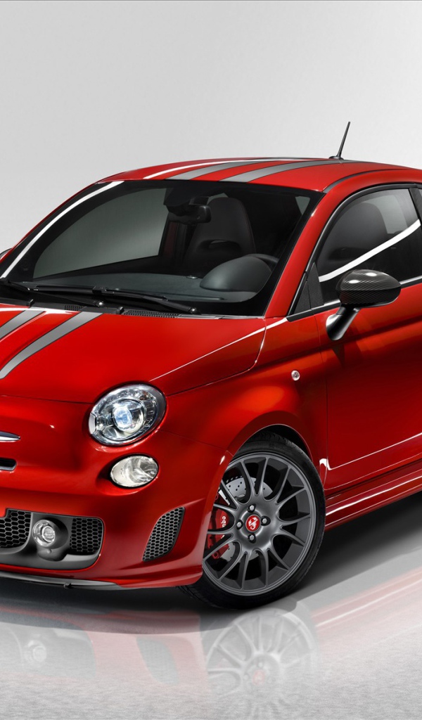 Новый автомобиль Fiat 500