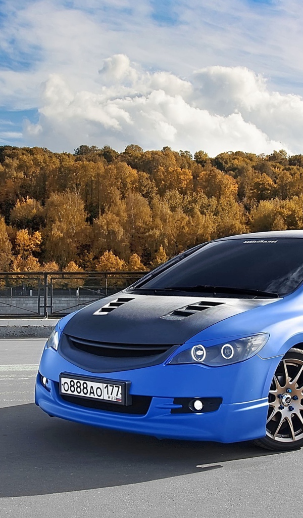 Красивый автомобиль Honda Civic 4D