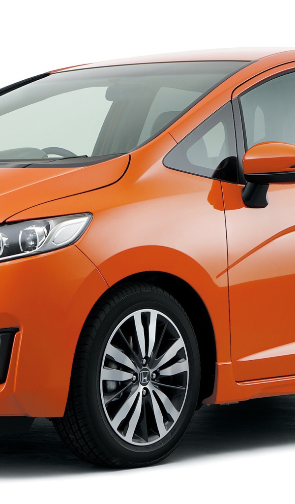Красивый автомобиль Honda Fit 2014