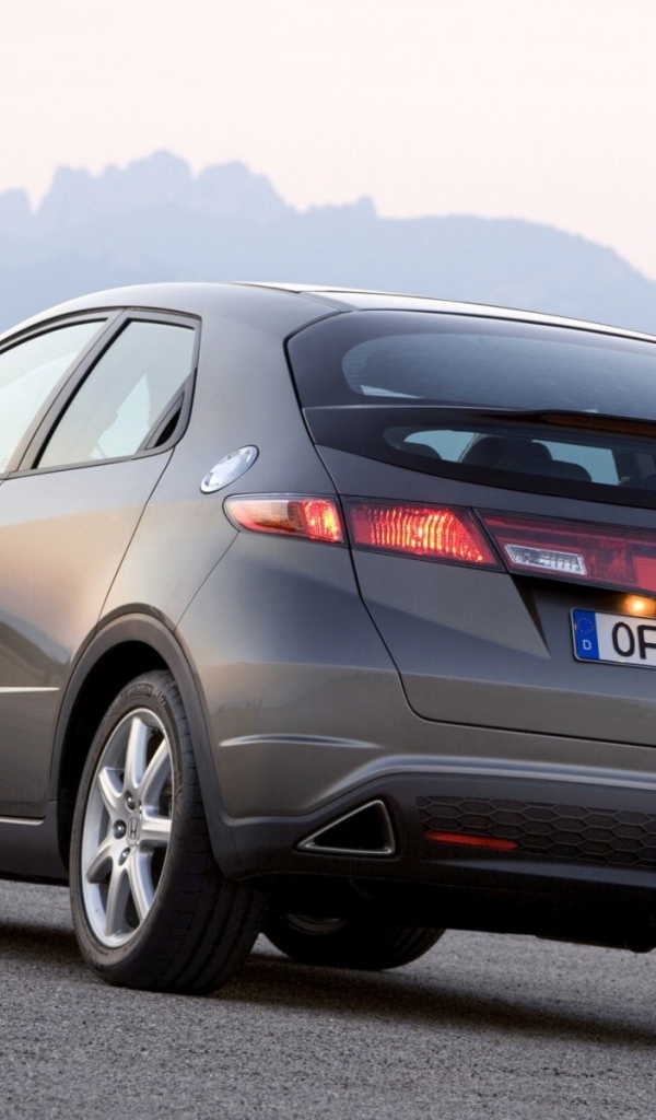 Автомобиль марки Honda модели Civic 5D