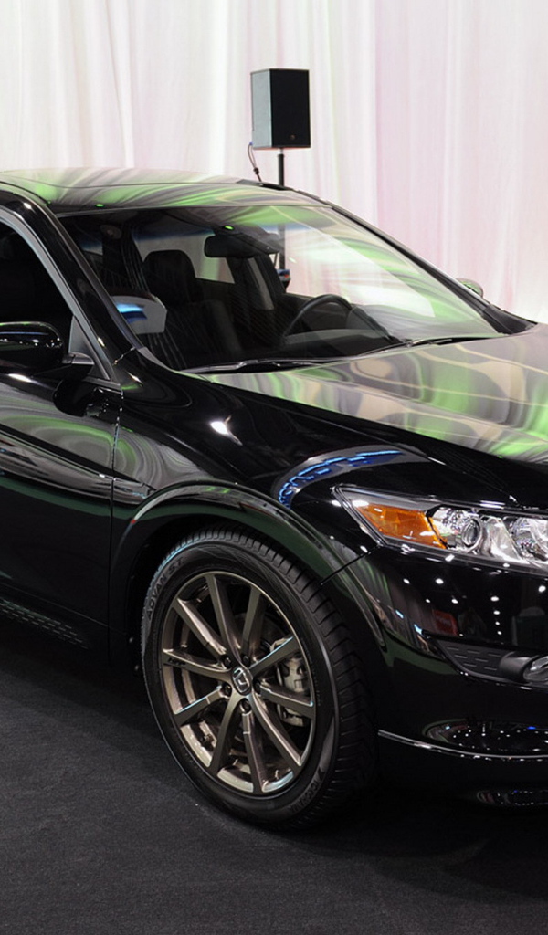 Автомобиль марки Honda модели Crosstour