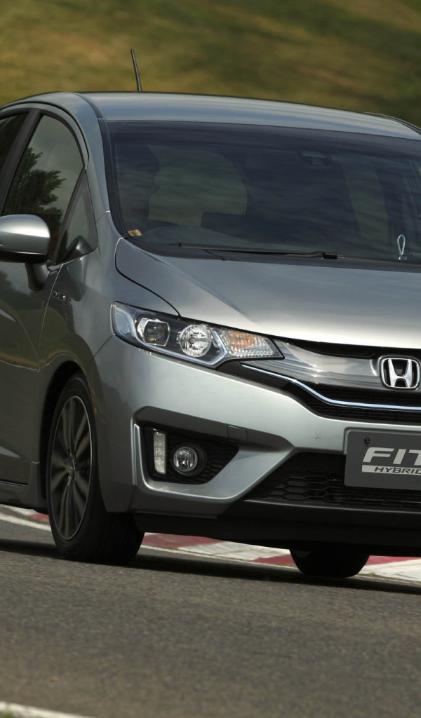 Надежный автомобиль Honda Fit 2014