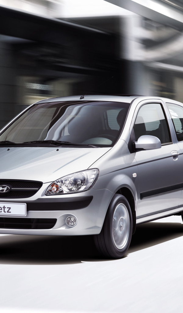 Красивый автомобиль Hyundai Getz в Москве