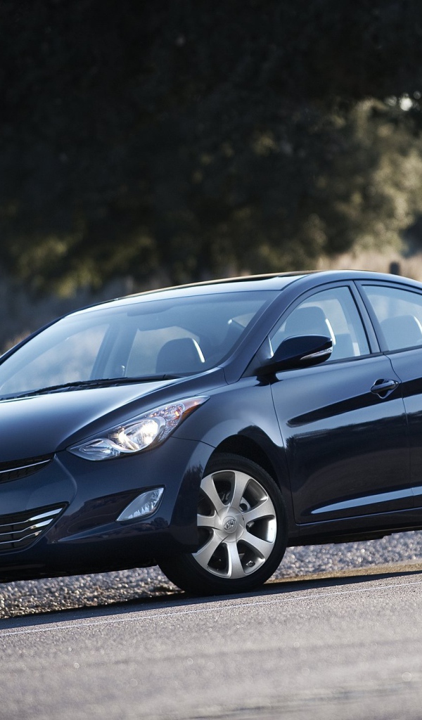 Автомобиль марки Hyundai модели Elantra