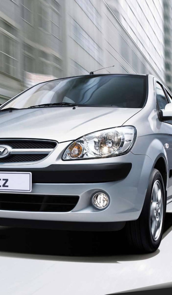 Автомобиль марки Hyundai модели Getz