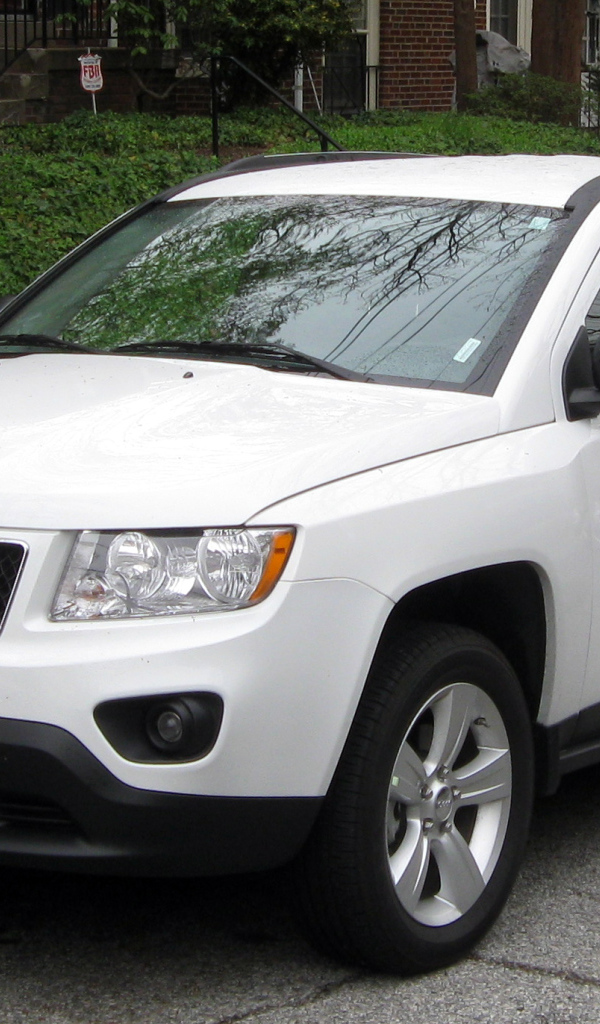 Белый Jeep Compass