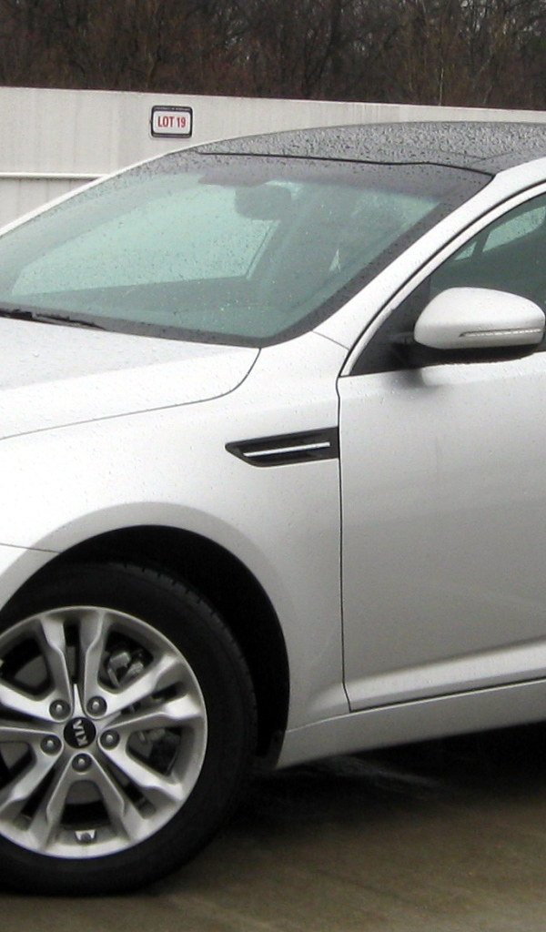 Новый автомобиль Kia Cadenza 2014 года