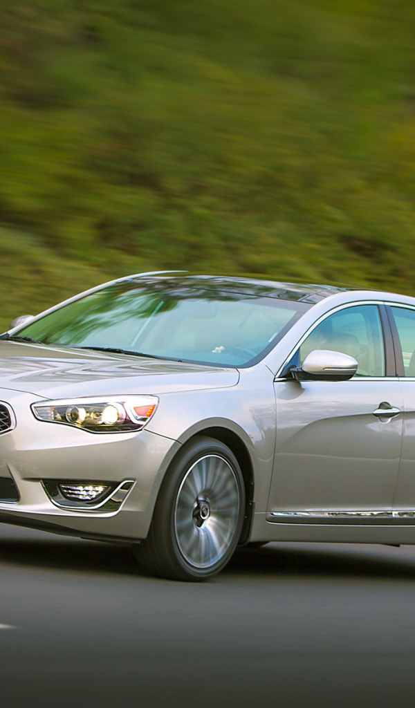 Новая машина Kia Cadenza 2014 года