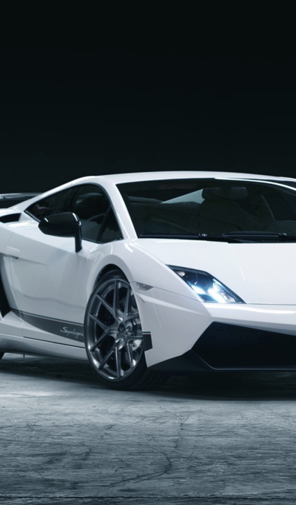 Белый Vorsteiner Lamborghini Gallardo