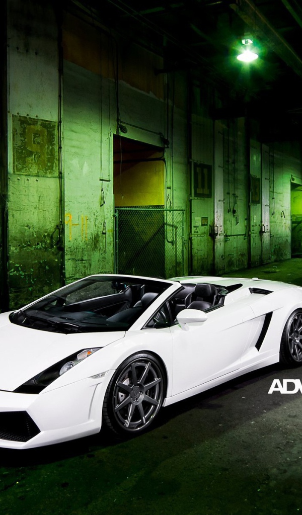 Белый Lamborghini Gallardo