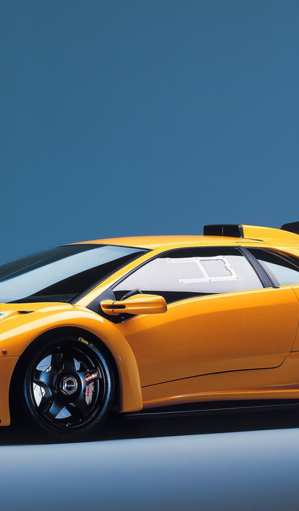 Красивый автомобиль Lamborghini Diablo в Москве