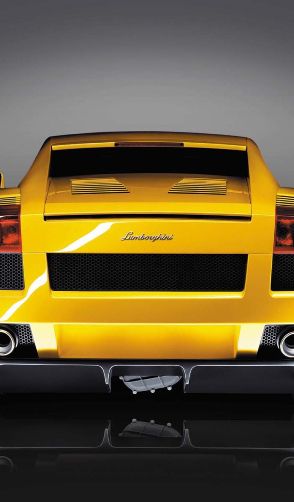 Автомобиль марки Lamborghini модели Gallardo