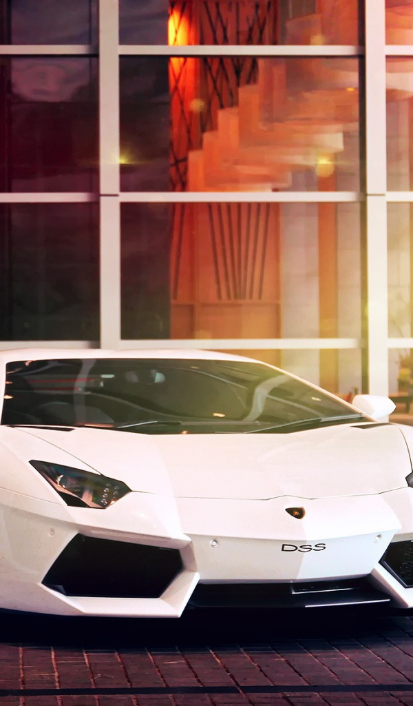 Белый Lamborghini aventador lp 700