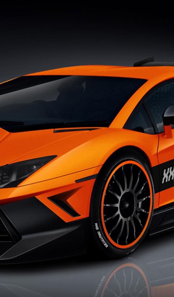 Новая машина Lamborghini Aventador