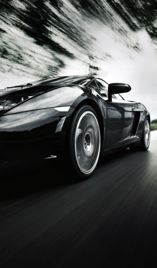 Ламборджини на дороге в движении