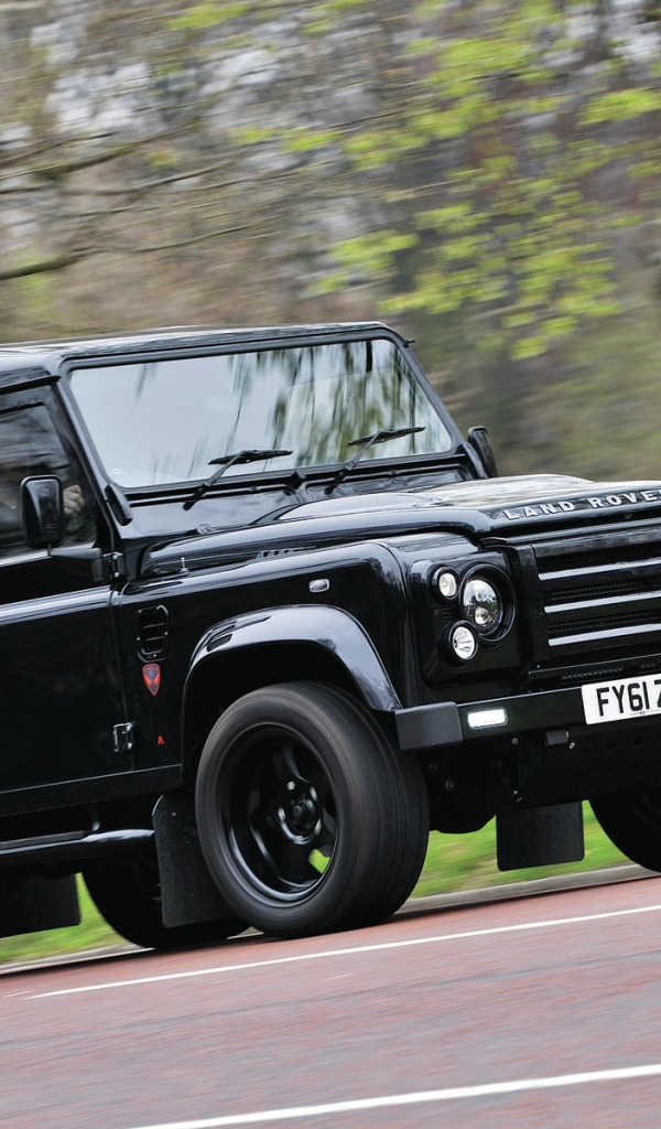 Тест драйв автомобиля Land Rover Defender