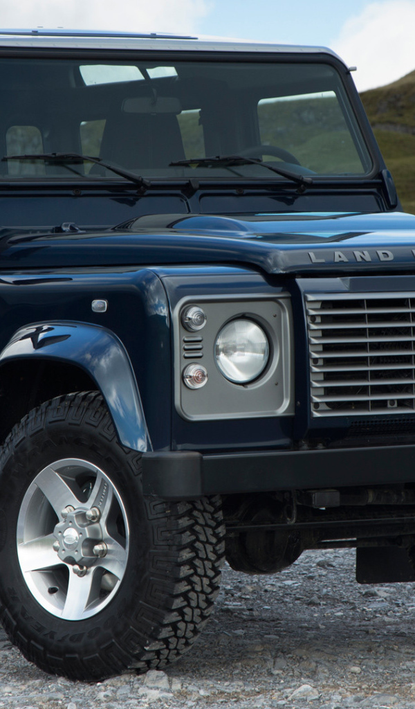  Надежная машина Land Rover Defender