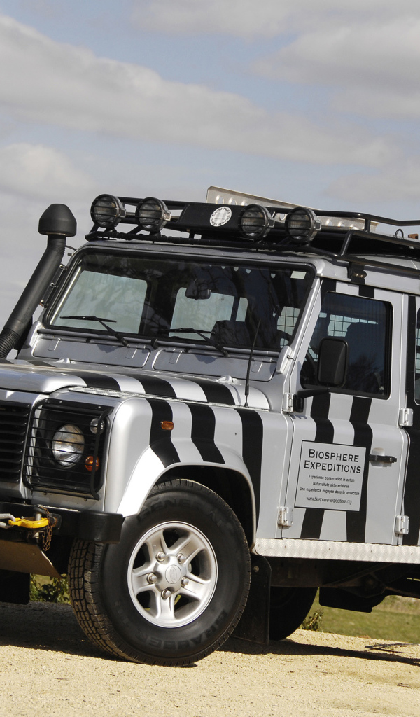 Новая машина Land Rover Defender