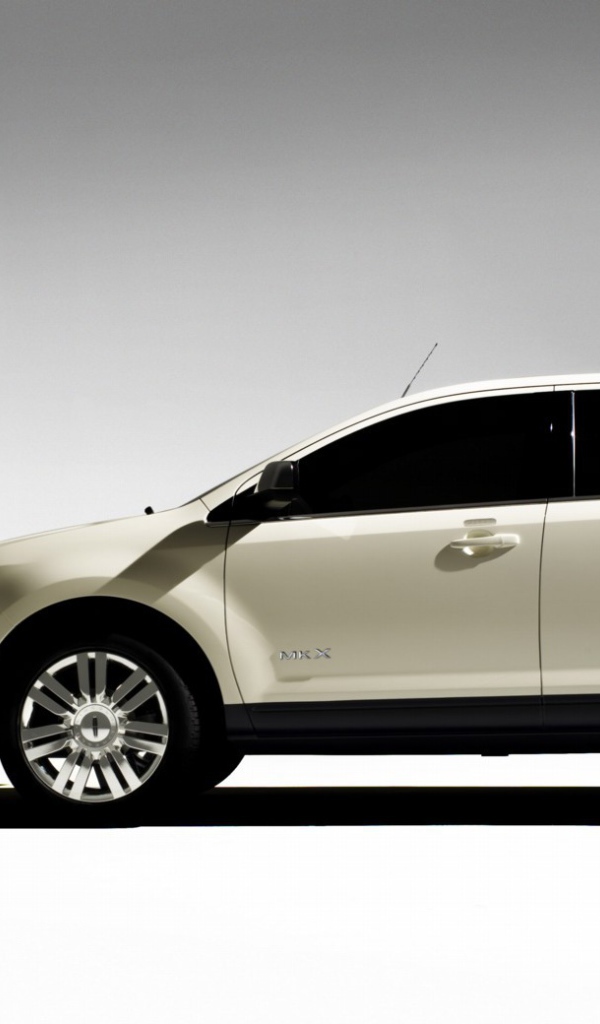 Красивый автомобиль Lincoln MKX в Москве