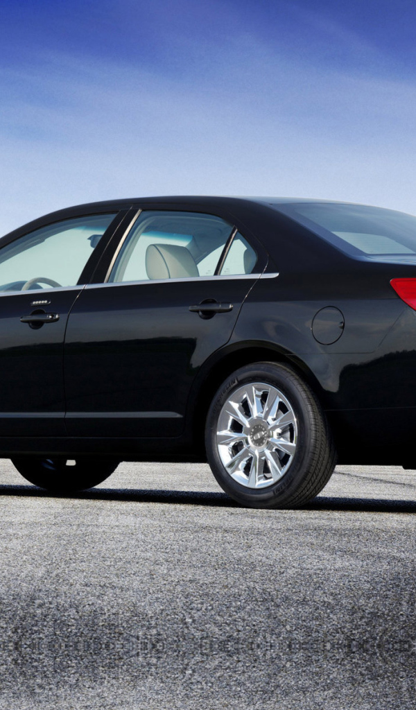 Красивый автомобиль Lincoln MKZ в Москве