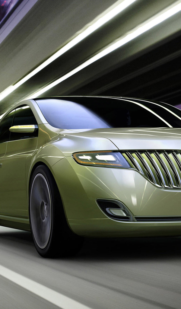 Красивый автомобиль Lincoln Town Car в Москве