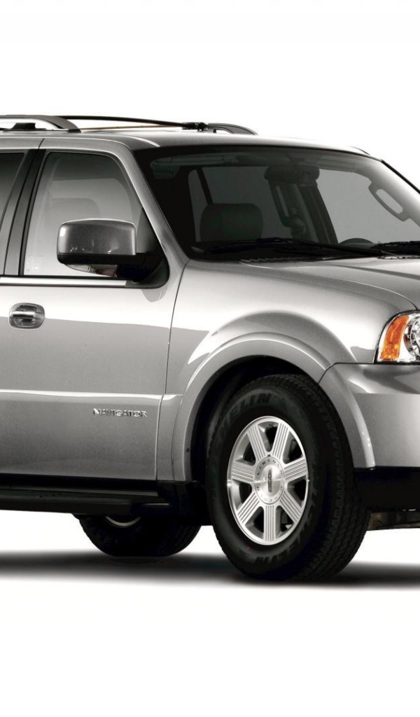 Автомобиль марки Lincoln модели Navigator
