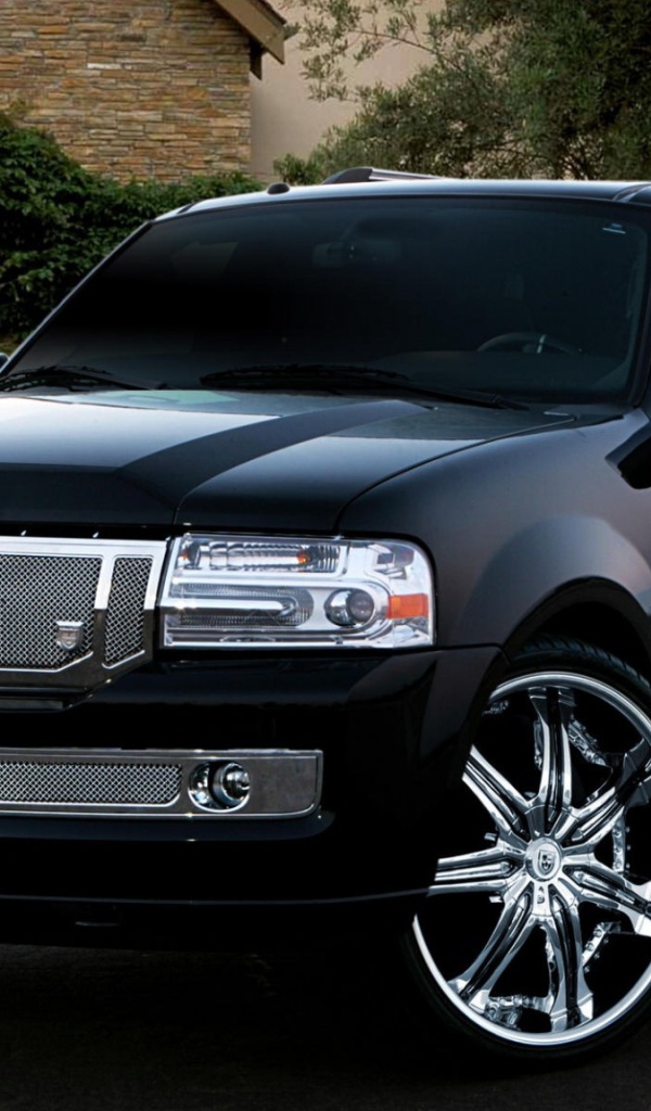 Lincoln Navigator 2014 car on the road 