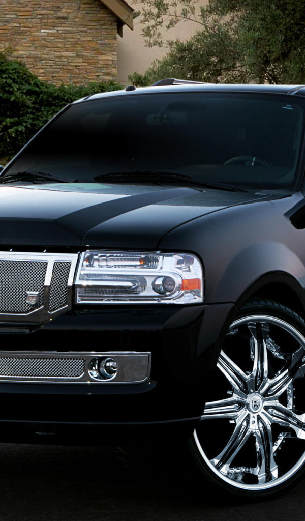 Новый автомобиль Lincoln Navigator
