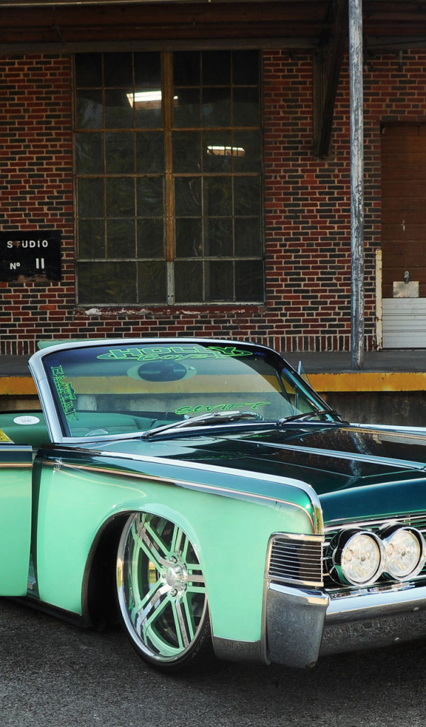 Фото автомобиля Lincoln Continental