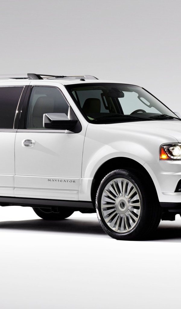 Надежный автомобиль Lincoln Navigator 2015