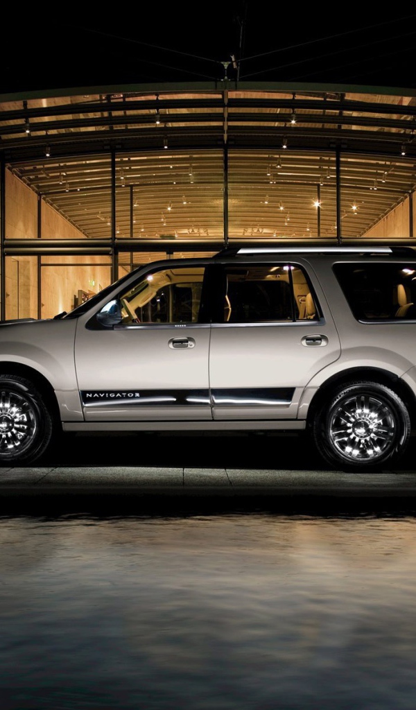 Надежная машина Lincoln Navigator