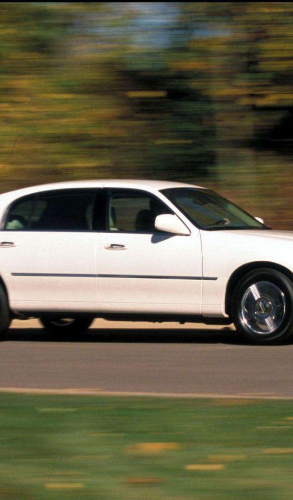 Надежный автомобиль Lincoln Town Car