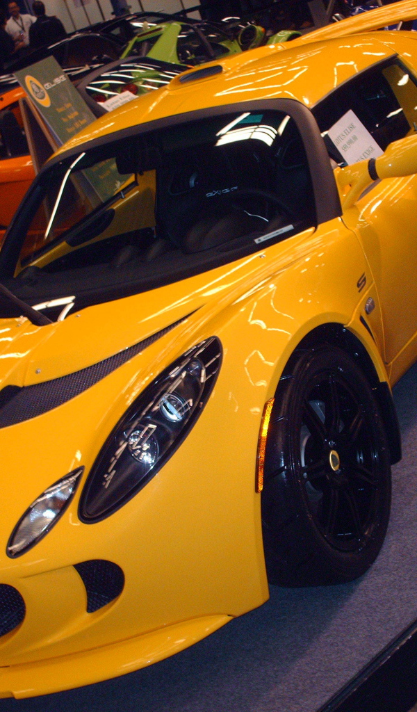 Желтый Lotus Elise
