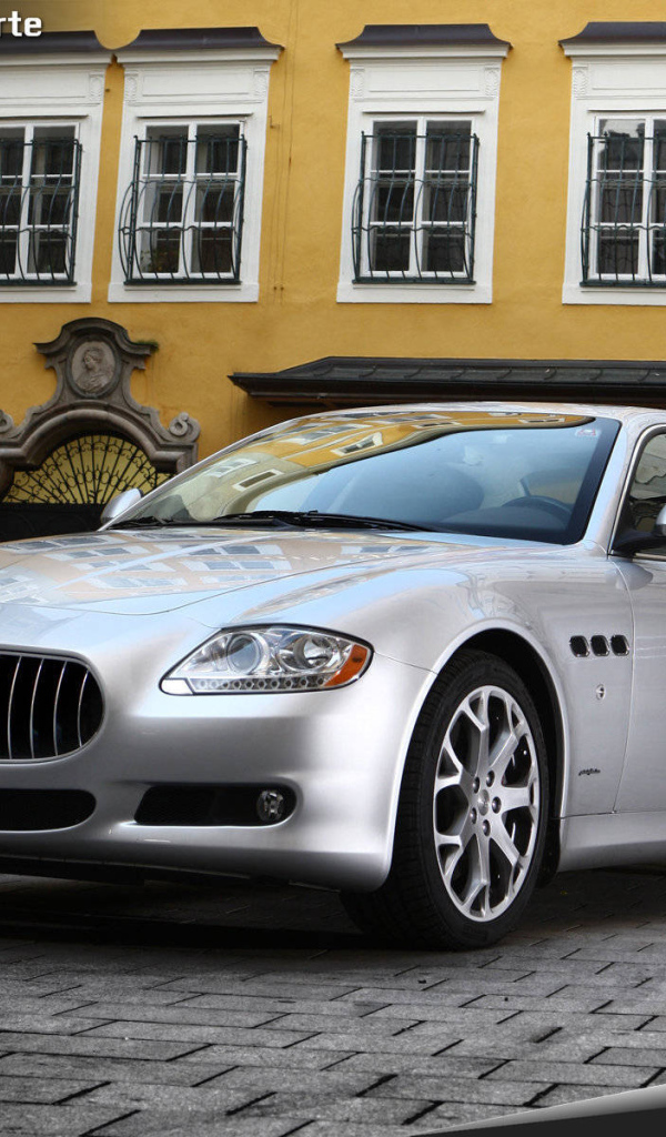 Автомобиль марки Maserati модели Quattroporte