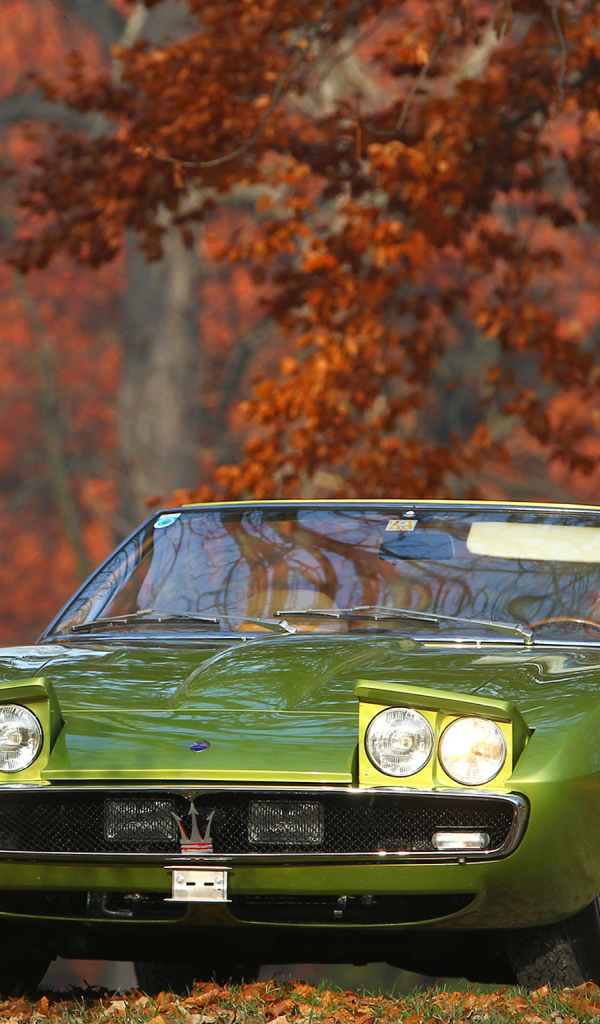 Дизайн автомобиля Maserati Indy