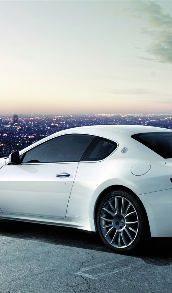 Новый автомобиль Maserati Granturismo