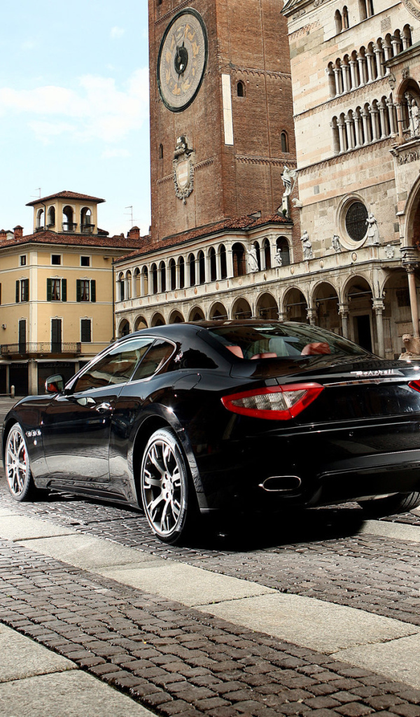 Новая машина Maserati Granturismo