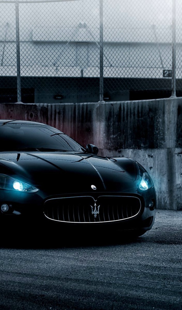 Фото автомобиля Maserati Quattroporte